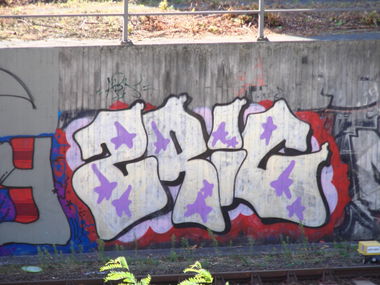 Graffiti Wall in Berlin - Photo by Marksman1909 - ZRIC, Trainline