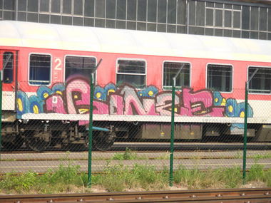 Graffiti Train in Berlin - Photo by Marksman1909 - Bonze
