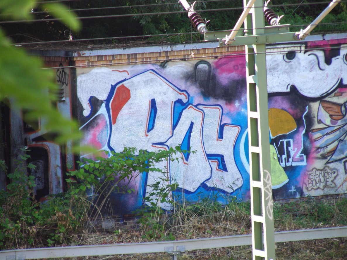 Graffiti Wall in Berlin - Photo by Marksman1909 - Roy, Trainline