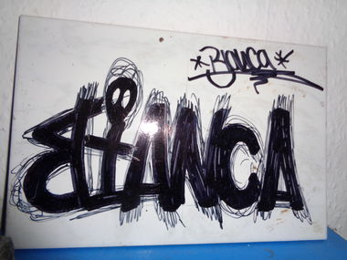 Graffiti Artwork - Photo by Marzimotto