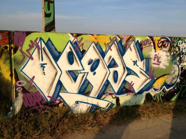 Graffiti Wall - Photo by MatVegas - Vegas