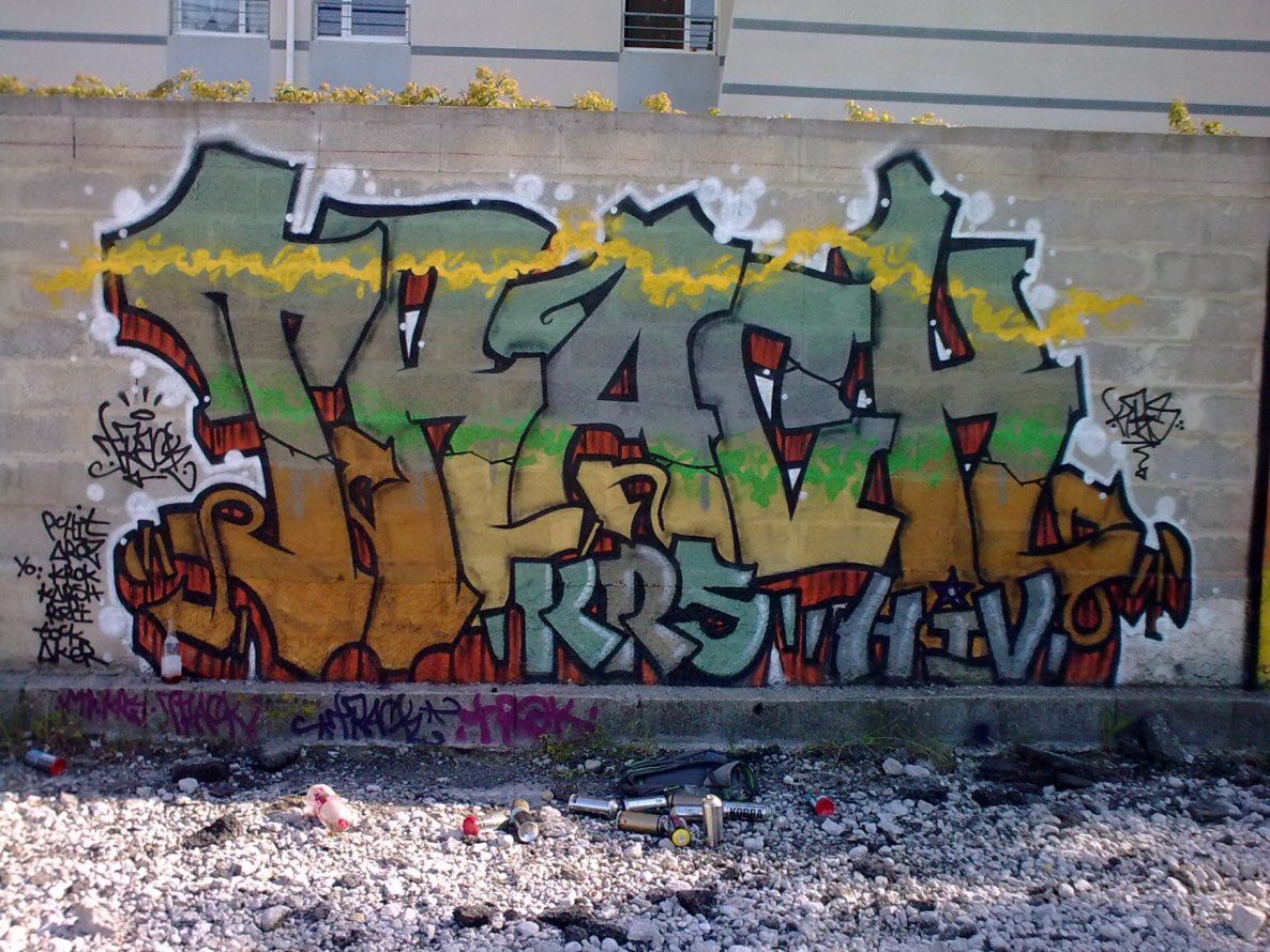 Graffiti Wall - Photo by Matracke - track, matracke, latracktion