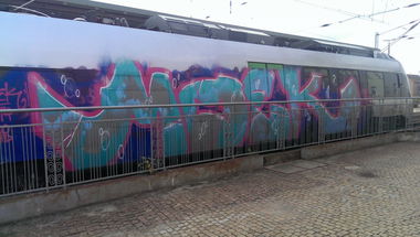Graffiti Train - Photo by MaxLeibbrand - moek, lma (2014)