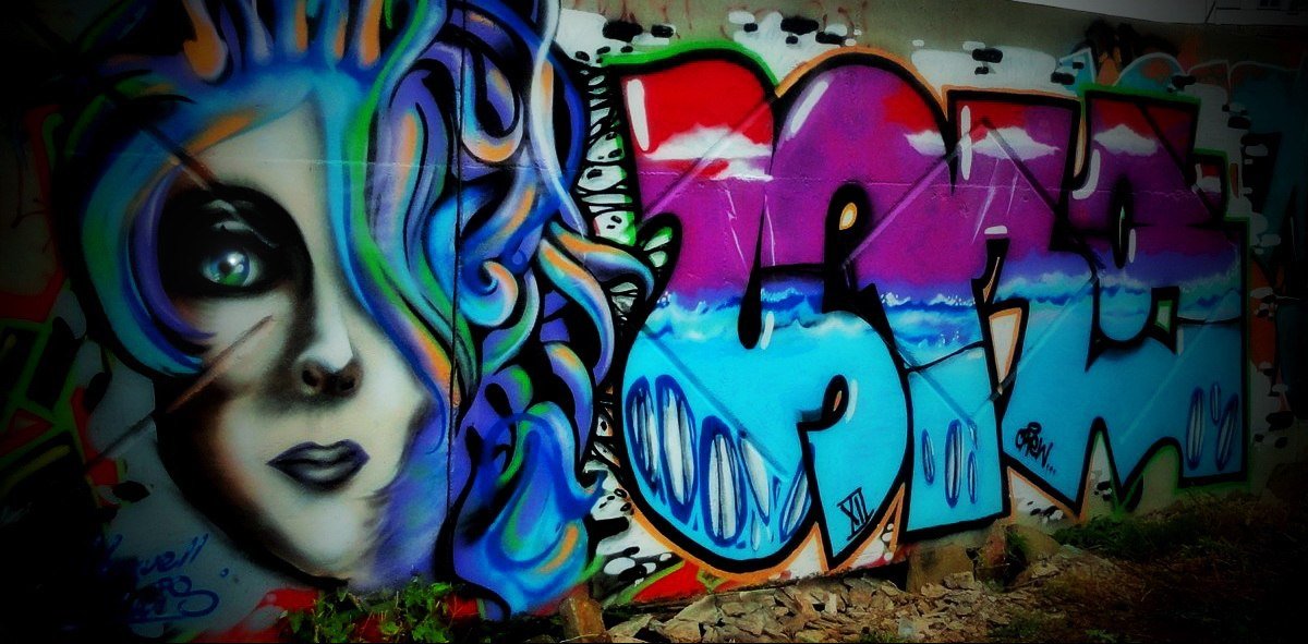 Graffiti Wall in Russia - Photo by MaxvellTwis - Ours (2012)
