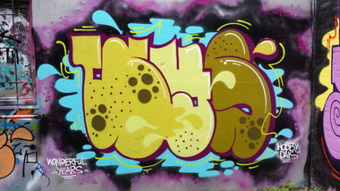 Graffiti Wall in Hamburg - Photo by Maybach (2013)