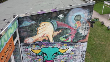 Graffiti Wall in Hamburg - Photo by Maybach - enter