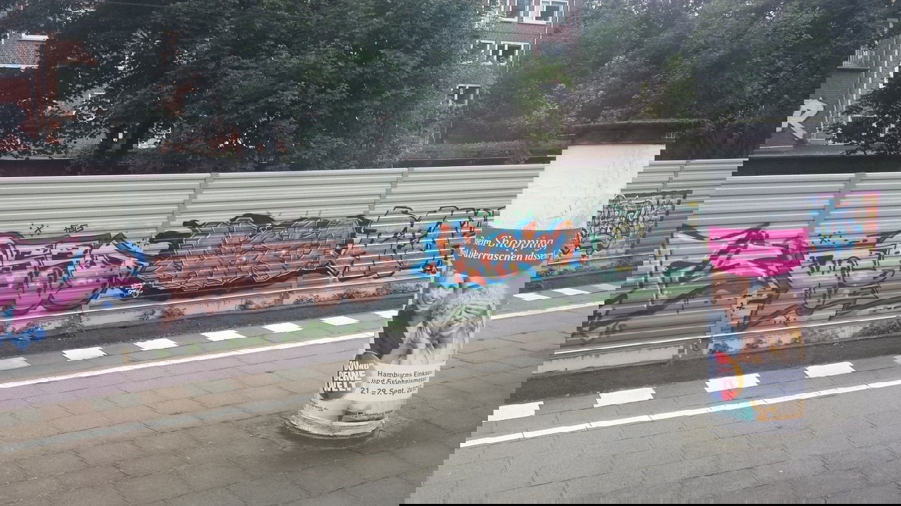 Graffiti Bombing in Hamburg - Photo by Maybach - Akro, fisso, reok (2013)