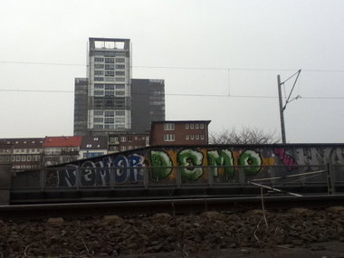 Graffiti Bombing - Photo by Maybach - nomor, demo