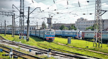 Graffiti Train - Photo by Mazik - train