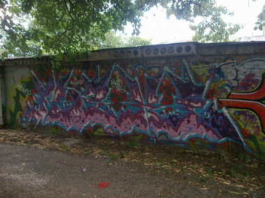 Graffiti Wall - Photo by Mazne88