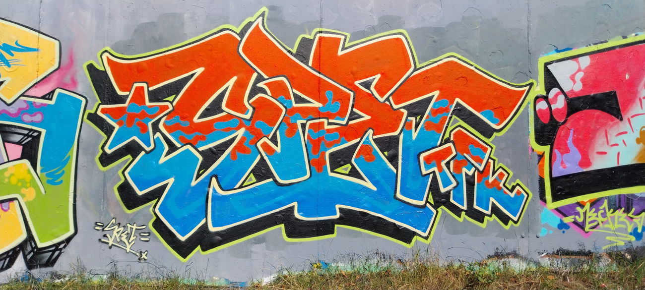 Graffiti Wall - Photo by Meckes