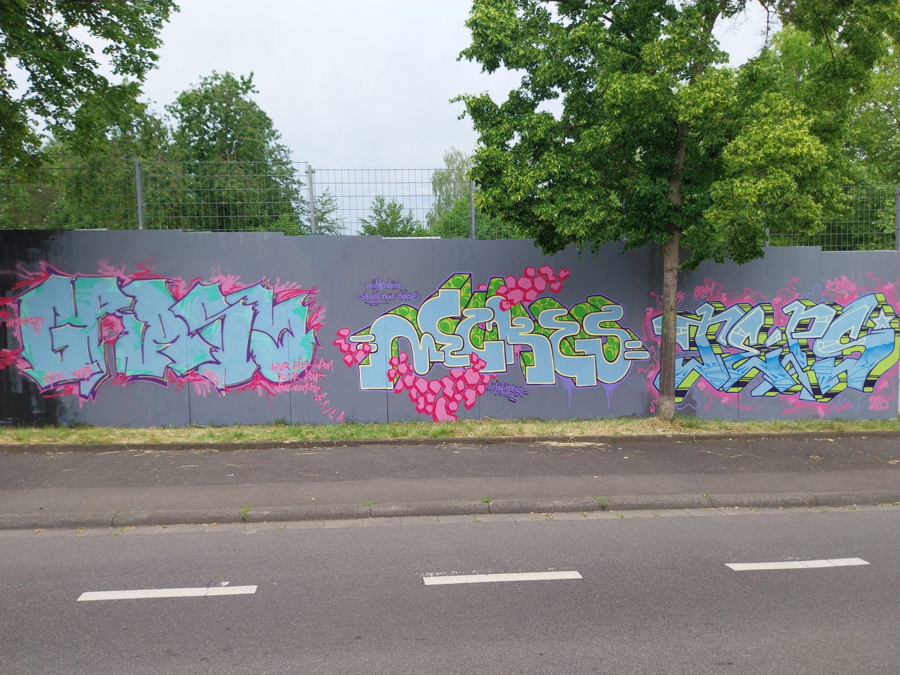 Graffiti Wall - Photo by Meckes