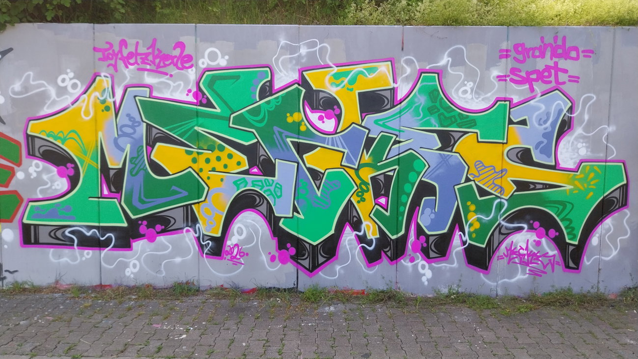 Graffiti Wall - Photo by Meckes