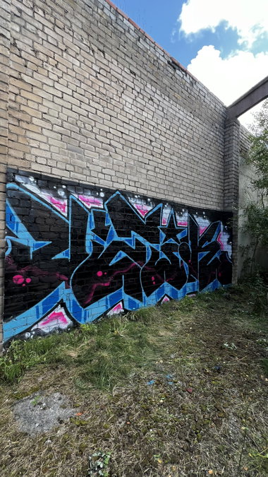 Graffiti Artwork - Photo by Melanholy