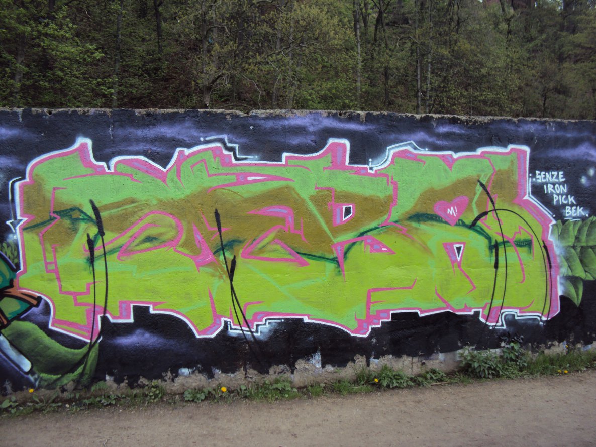 Graffiti Wall - Photo by MeraOne - mera (2013)