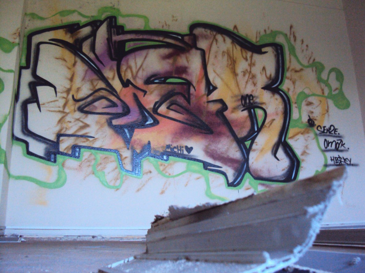 Graffiti Wall - Photo by MeraOne - mera (2013)