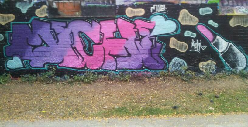 Graffiti Wall - Photo by MeraOne - mera, michi (2013)