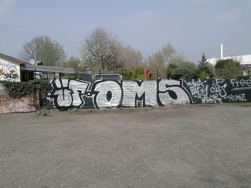 Graffiti Bombing - Photo by MeraOne - üf, oms, leipzig (2014)