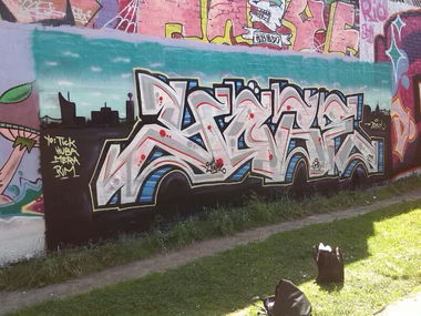 Graffiti Wall - Photo by MeraOne - yöre, oms, 219 (2014)