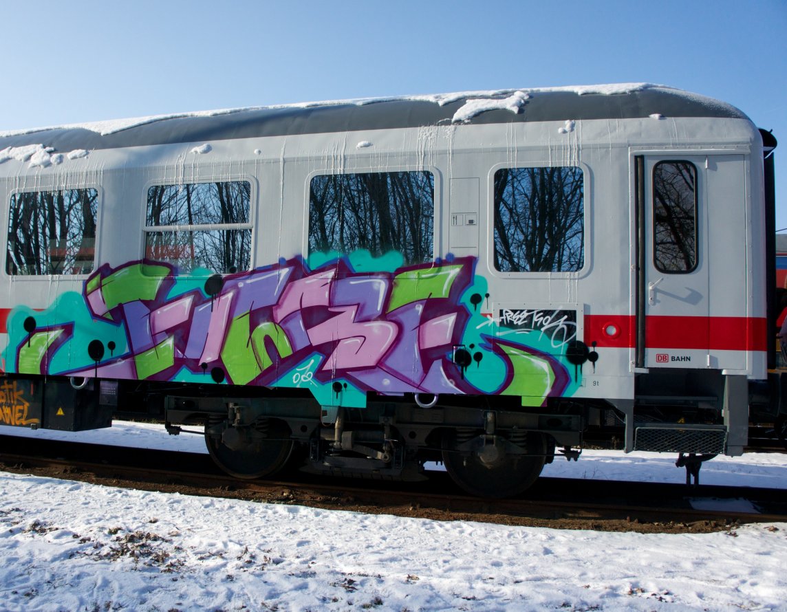 Graffiti Train - Photo by Meyerundschmidt - Juwel (2012)