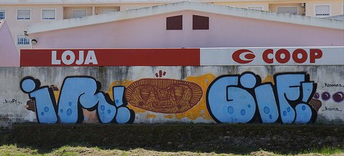 Graffiti Bombing in Portugal - Photo by MigMig
