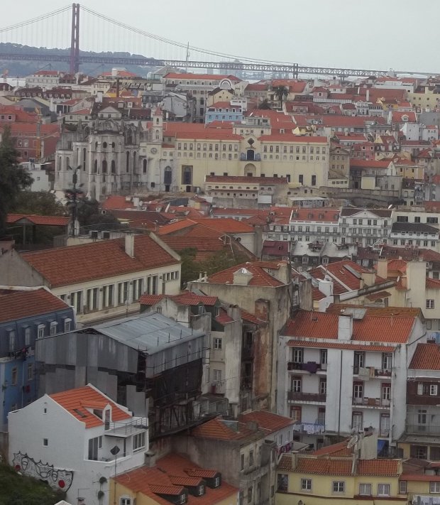 Graffiti Bombing in Lissabon - Photo by MigMig