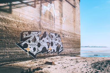 Graffiti Wall - Photo by Mikulishna (2022)