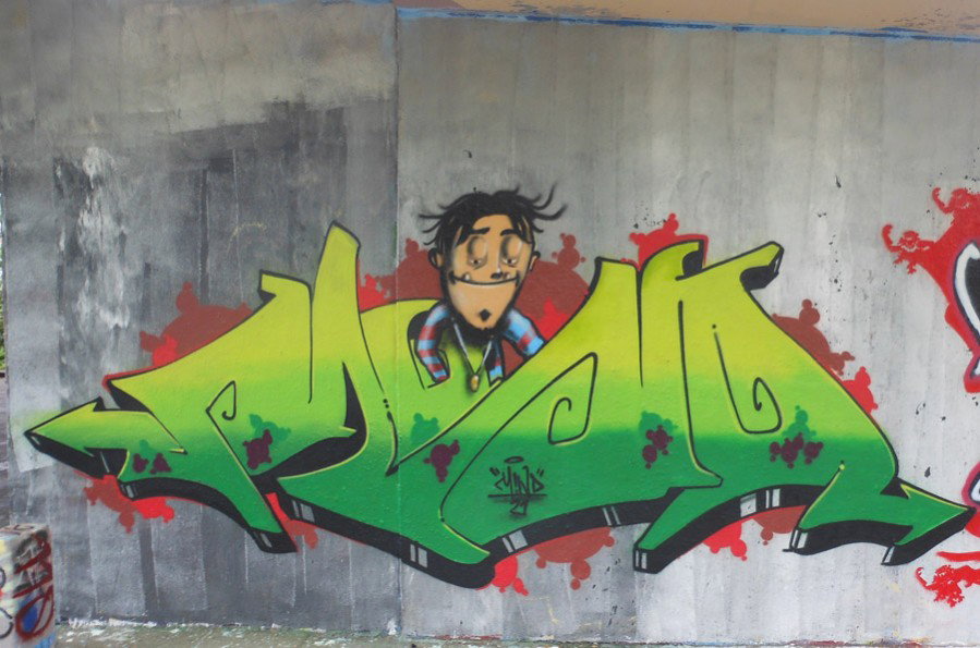 Graffiti Wall - Photo by Mind21