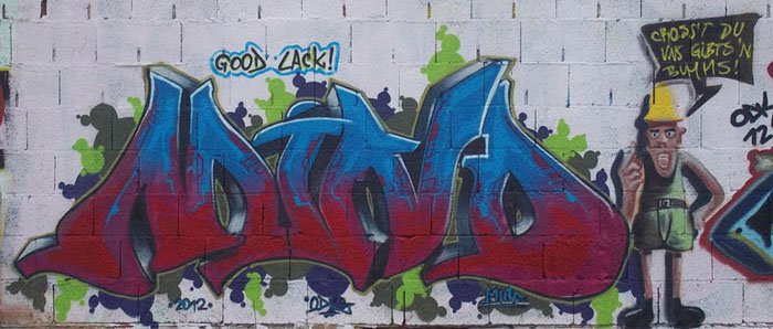 Graffiti Wall - Photo by Mind21