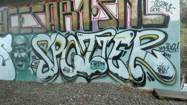 Graffiti Wall - Photo by Mind21 - deus, spotter (2017)