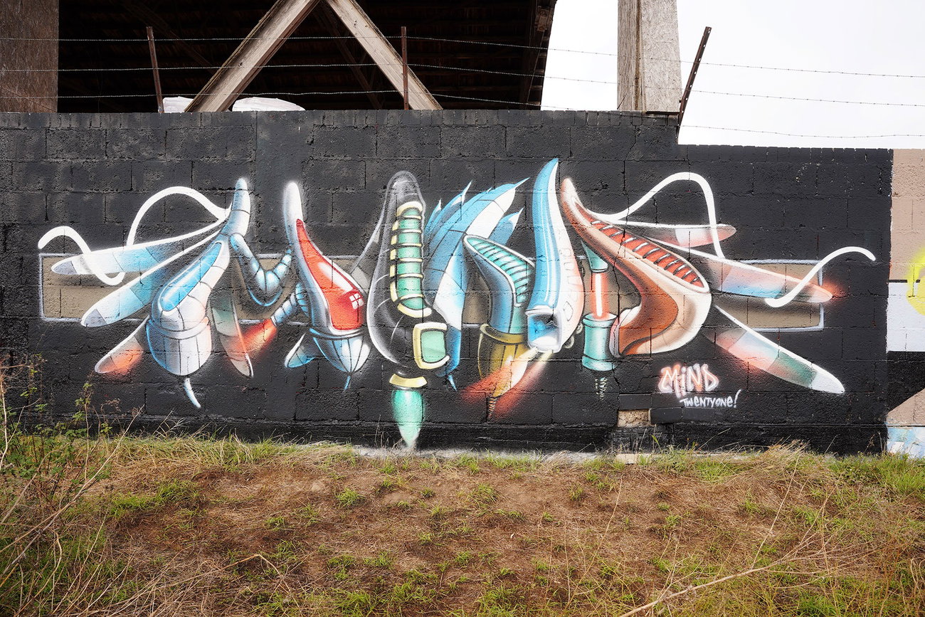 Graffiti Wall - Photo by Mind21