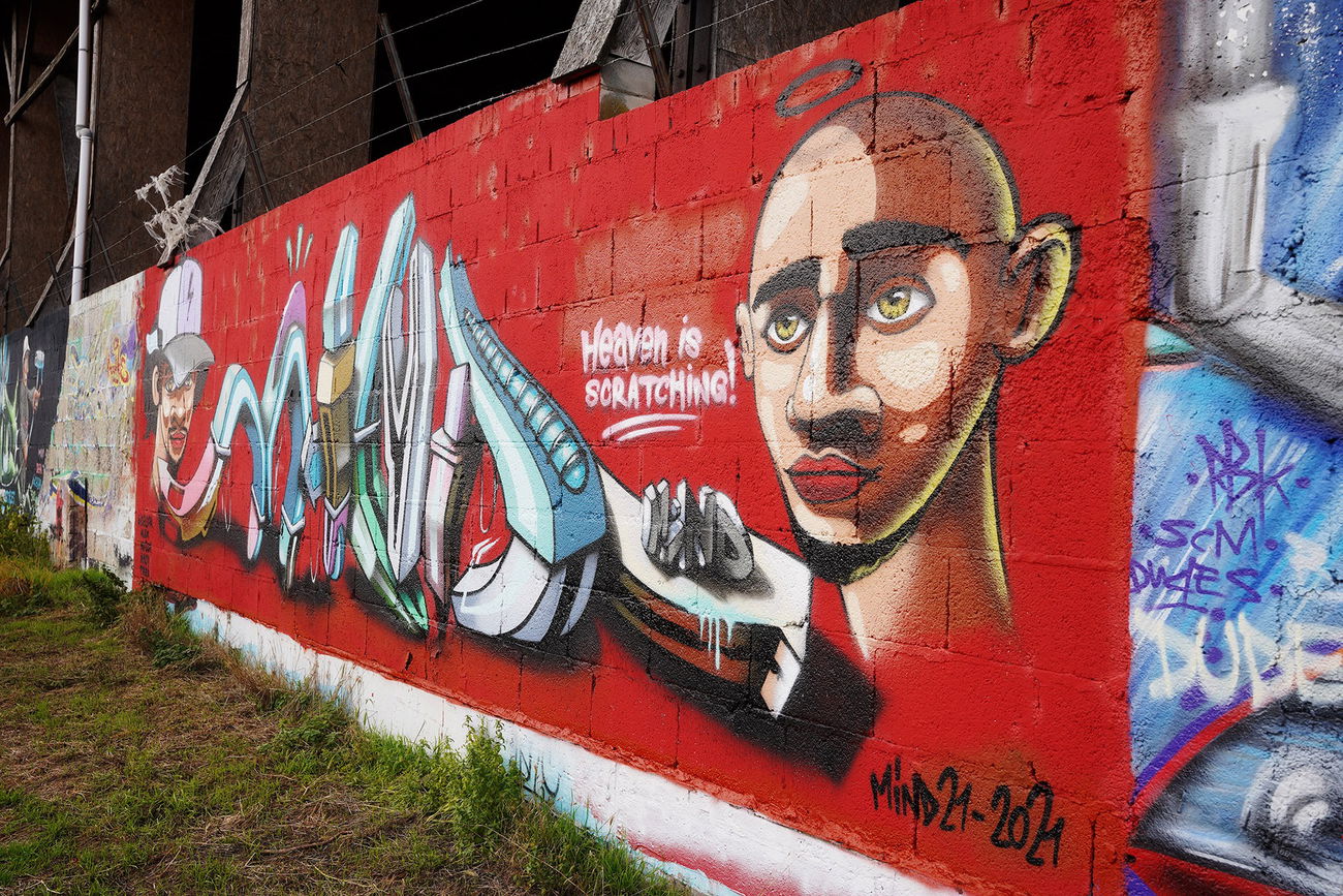 Graffiti Wall - Photo by Mind21