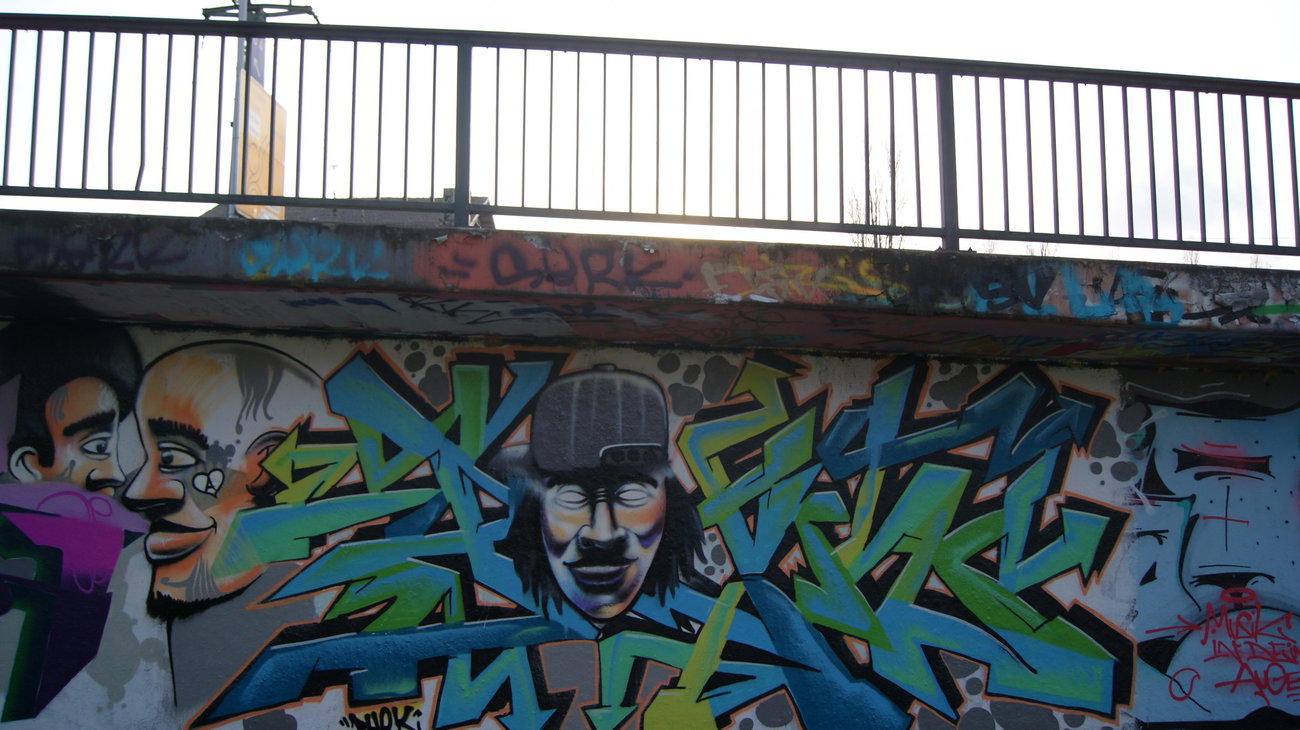 Graffiti Wall - Photo by Mind21