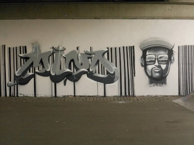Graffiti Wall - Photo by Mind21