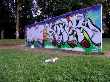 Graffiti Wall in Bonn - Photo by Minimal - Feliz, Köter, LDS (2013)