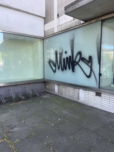Graffiti Street Art in Bremen - Photo by MinkOne - graffgirls