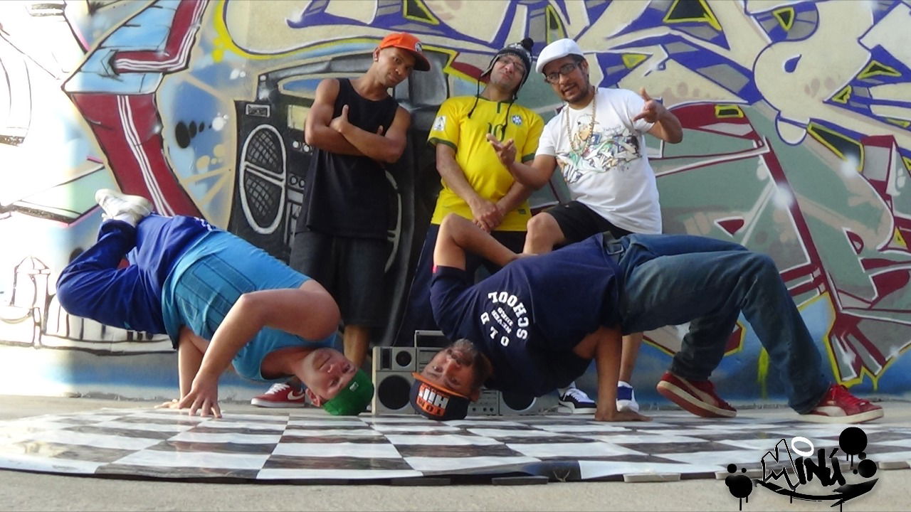 Graffiti Street Art - Photo by Minu (2014)