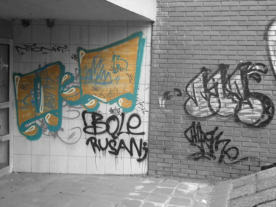 Graffiti Bombing in Serbia - Photo by Mist52 (2013)