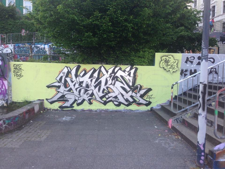 Graffiti Wall in Wuppertal - Photo by Mister217 - yare217, omg, semiwild (2016)