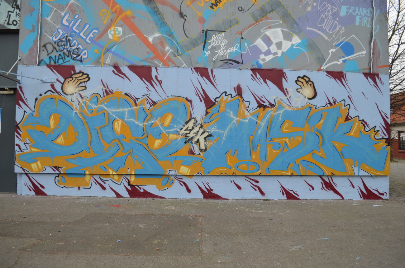 Graffiti Wall in Celle - Photo by MisterDiceOne - dice, Mask, Thor