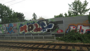 Graffiti Wall in Vienna - Photo by MisterSchnebshod - line, wien, vienna (2011)