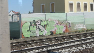 Graffiti Bombing in St. Valentin - Photo by MisterSchnebshod - king, curtis, linz (2010)