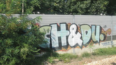Graffiti Bombing in Vienna - Photo by MisterSchnebshod - ich, du, ich&du