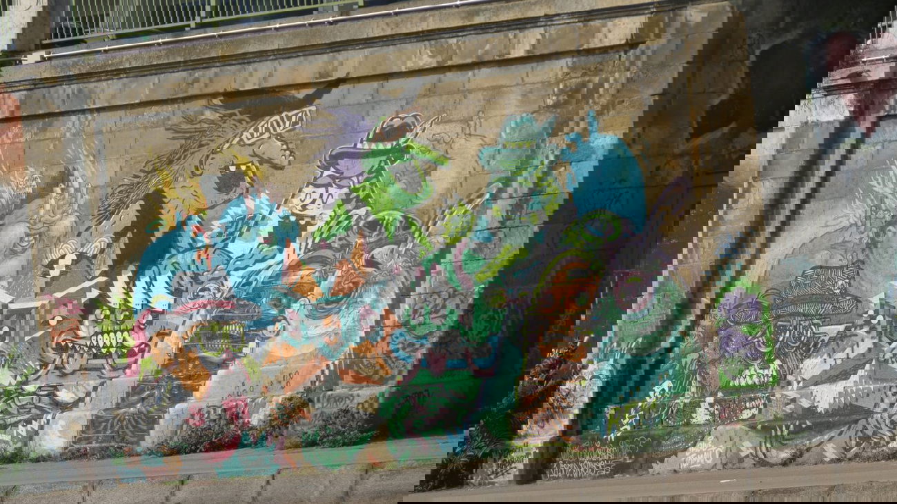 Graffiti Wall in Vienna - Photo by MisterSchnebshod - dxtr, dexter, low