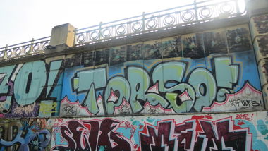 Graffiti Wall in Vienna - Photo by MisterSchnebshod - torsoe, torso, ulfs