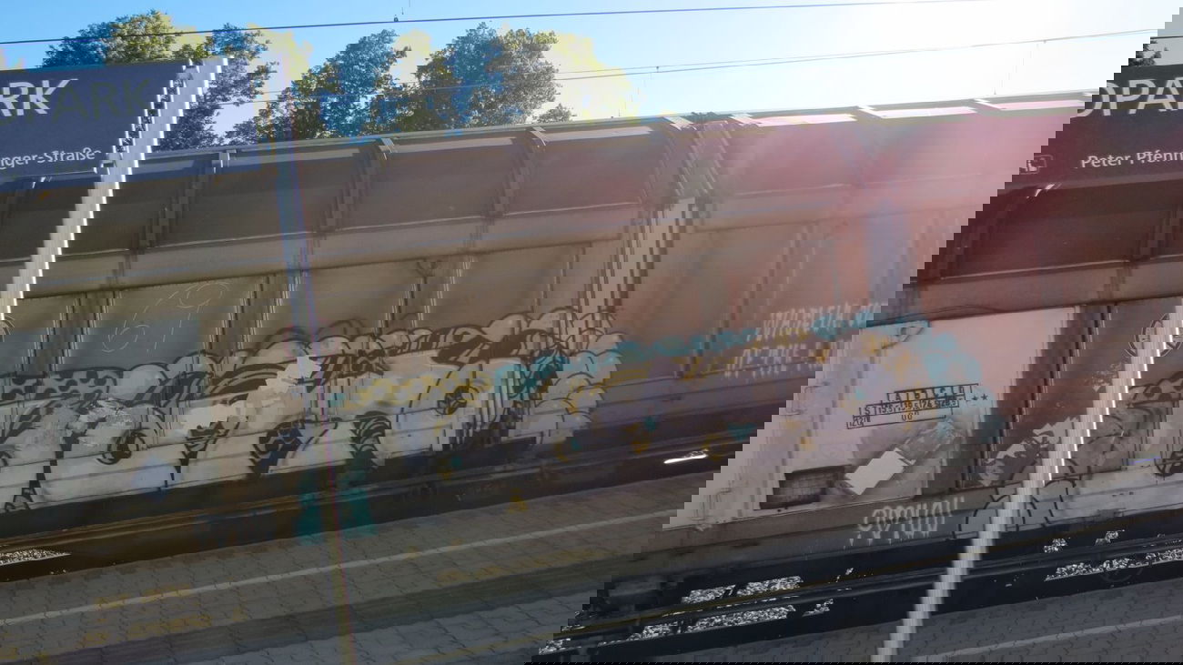 Graffiti Train in Salzburg - Photo by MisterSchnebshod - barto, i, love