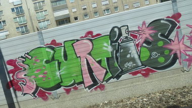 Graffiti Wall in Vienna - Photo by MisterSchnebshod - curtis (2009)