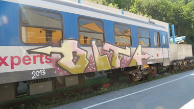 Graffiti Wall in Innsbruck - Photo by MisterSchnebshod - olta, klunka (2013)