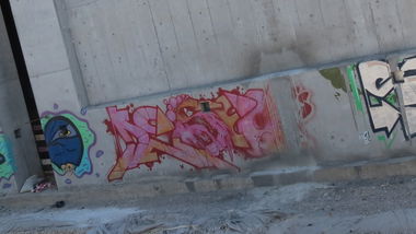 Graffiti Wall in Vienna - Photo by MisterSchnebshod - deseo, cfs