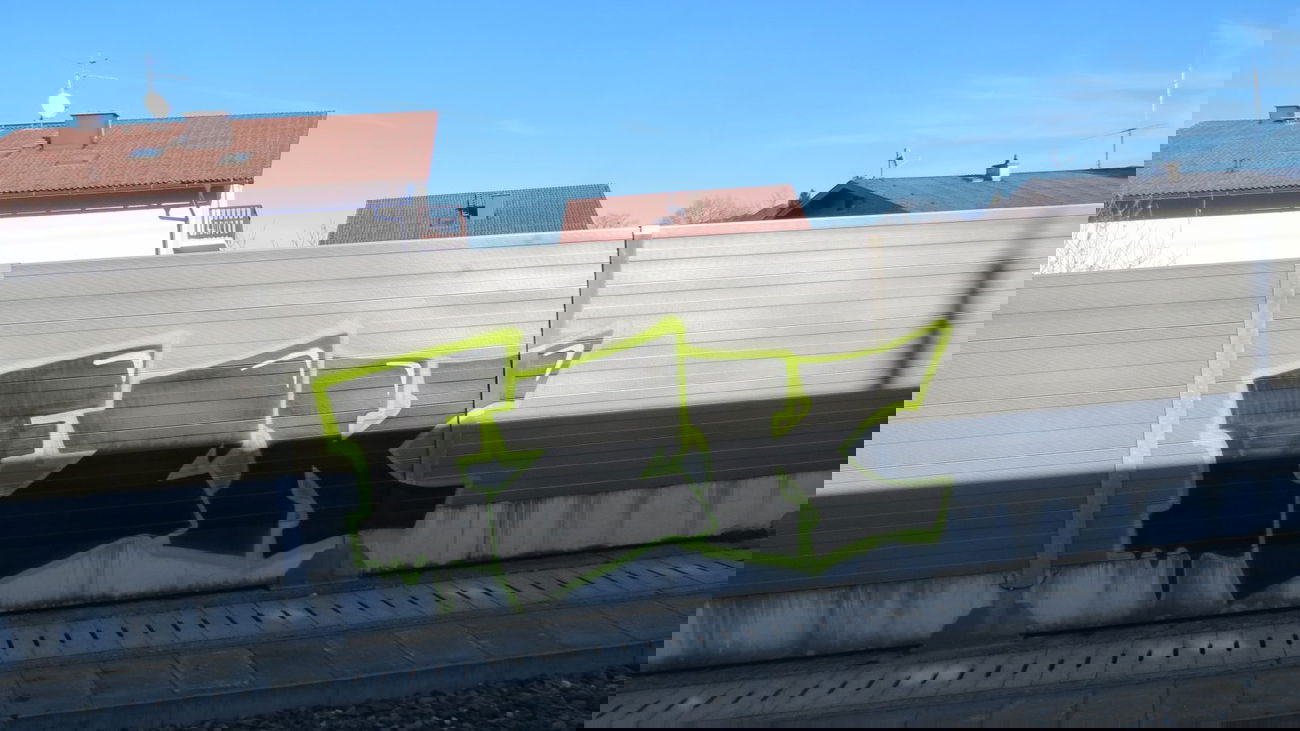 Graffiti Bombing in Salzburg - Photo by MisterSchnebshod - fzk, freestylekids, fsk (2013)